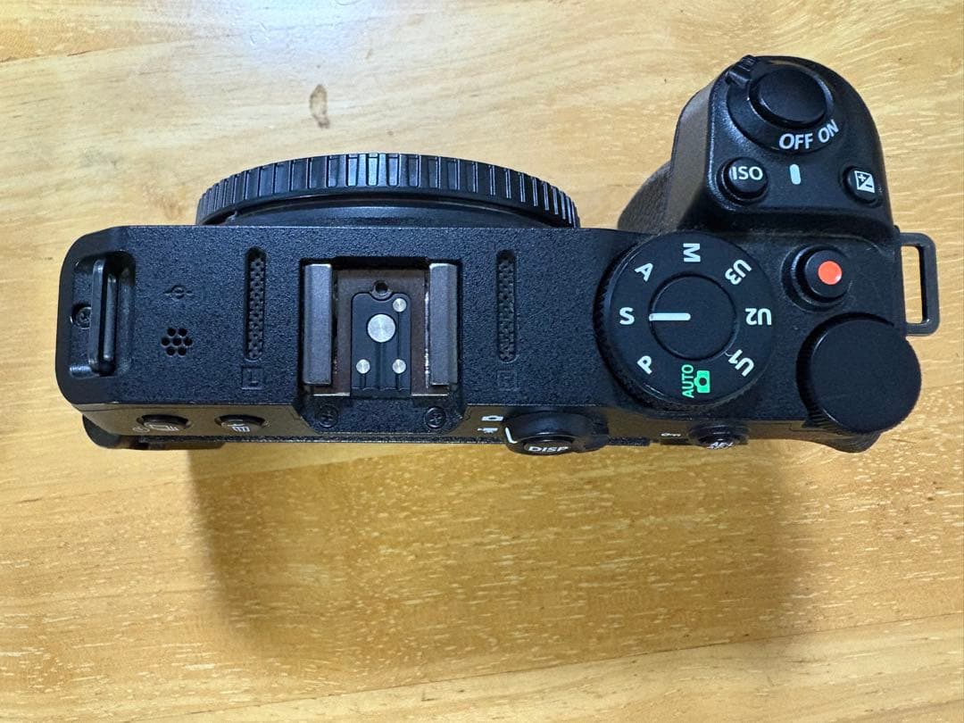 Nikon Z 30 ミラーレス一眼 本体 ストラップ付き