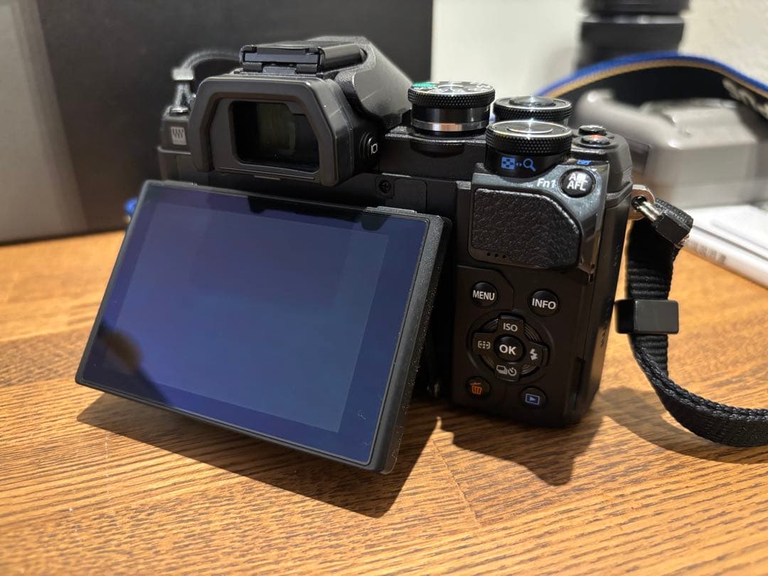 のき　OLYMPUS E-M10 Mark III 本体　レンズ2本　一式