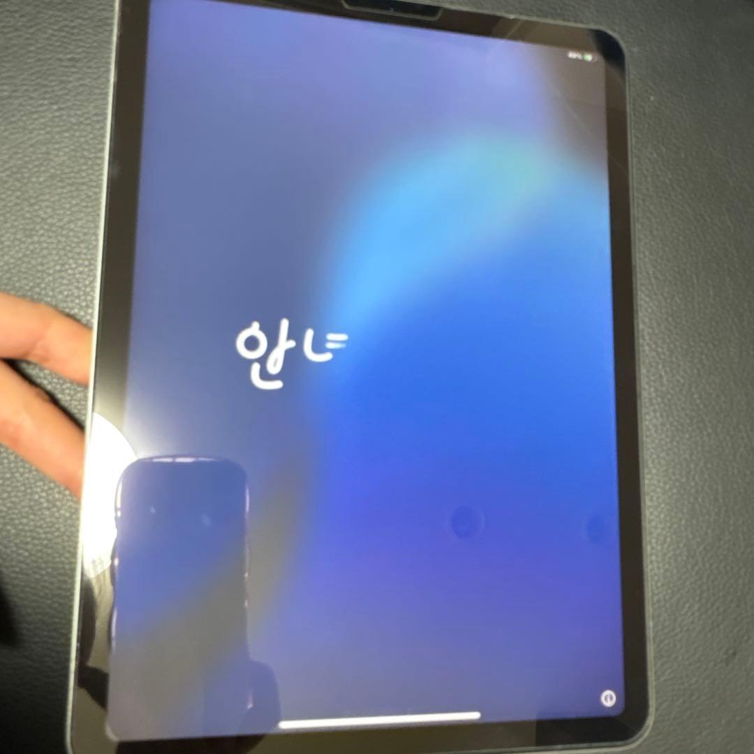 Apple iPad シルバー 本体　AIR4 air4