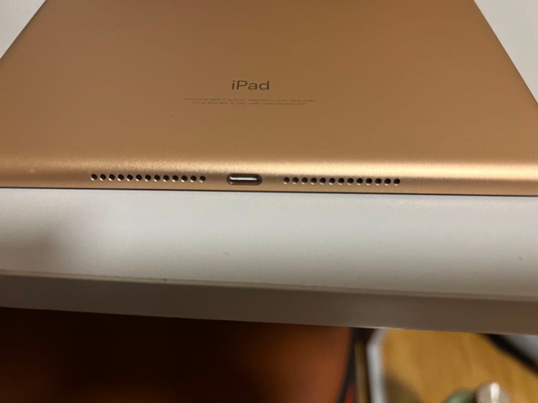 iPad 6世代128gb本体 + エレコム　active touch pen