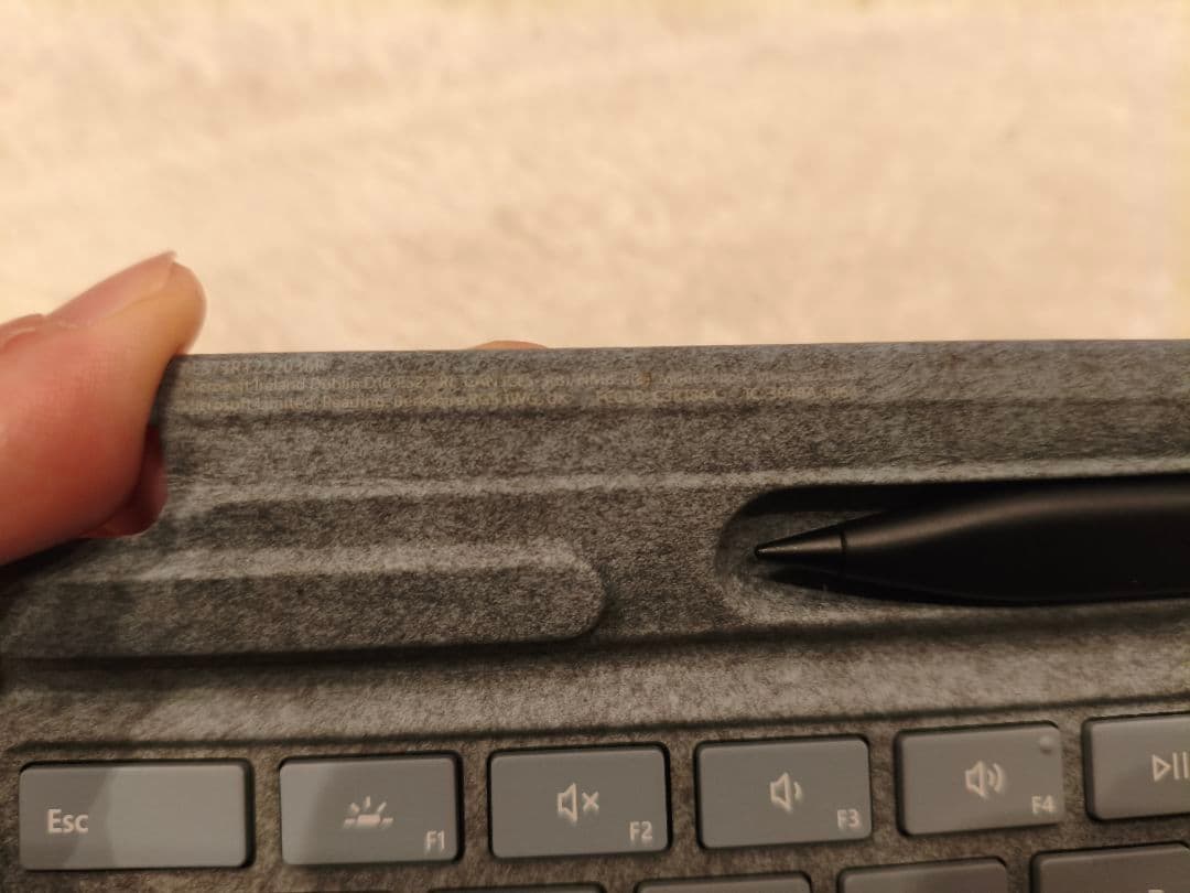 Microsoft Surface Pro スリムペン2とキーボード