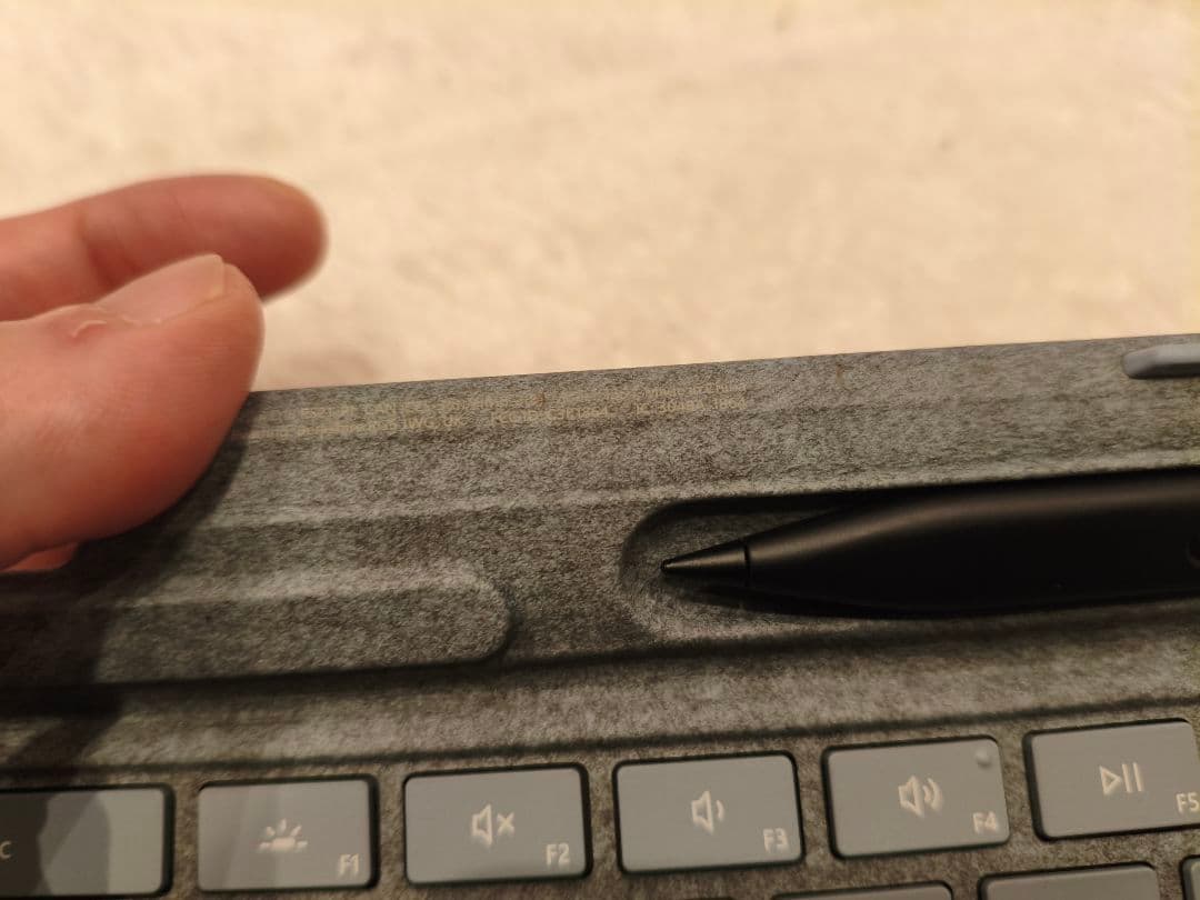 Microsoft Surface Pro スリムペン2とキーボード