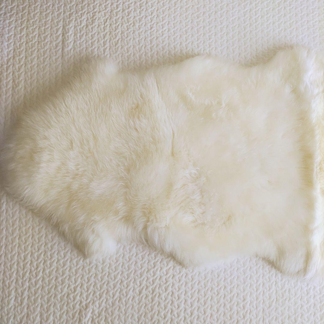 アイボリー ムートンラグ 2匹サイズ