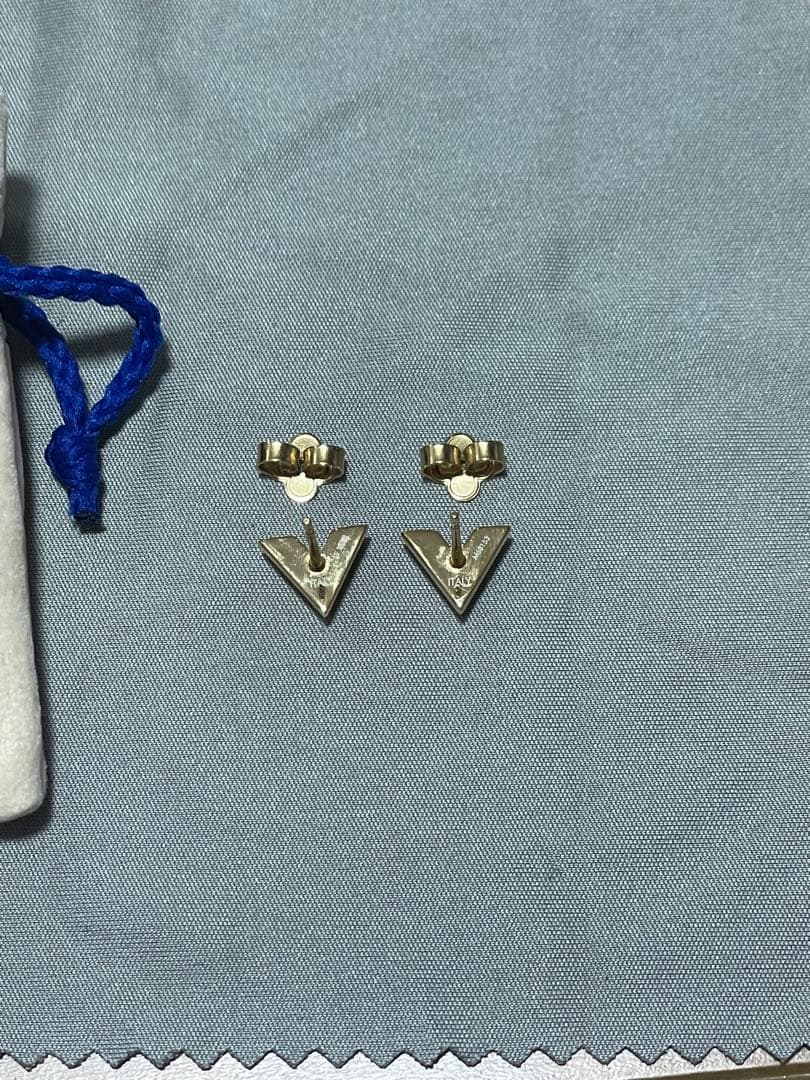 LOUIS VUITTON エセンシャルV