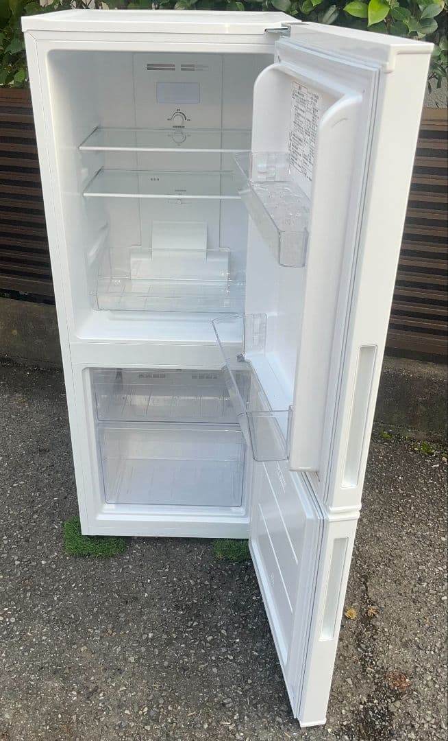 ニトリ冷凍冷蔵庫　140L ファン式自動霜取り機能付き　2024年製