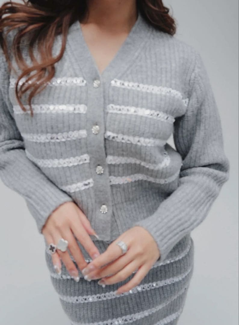 【美品】shéller♡スパンコールニットカーディガン