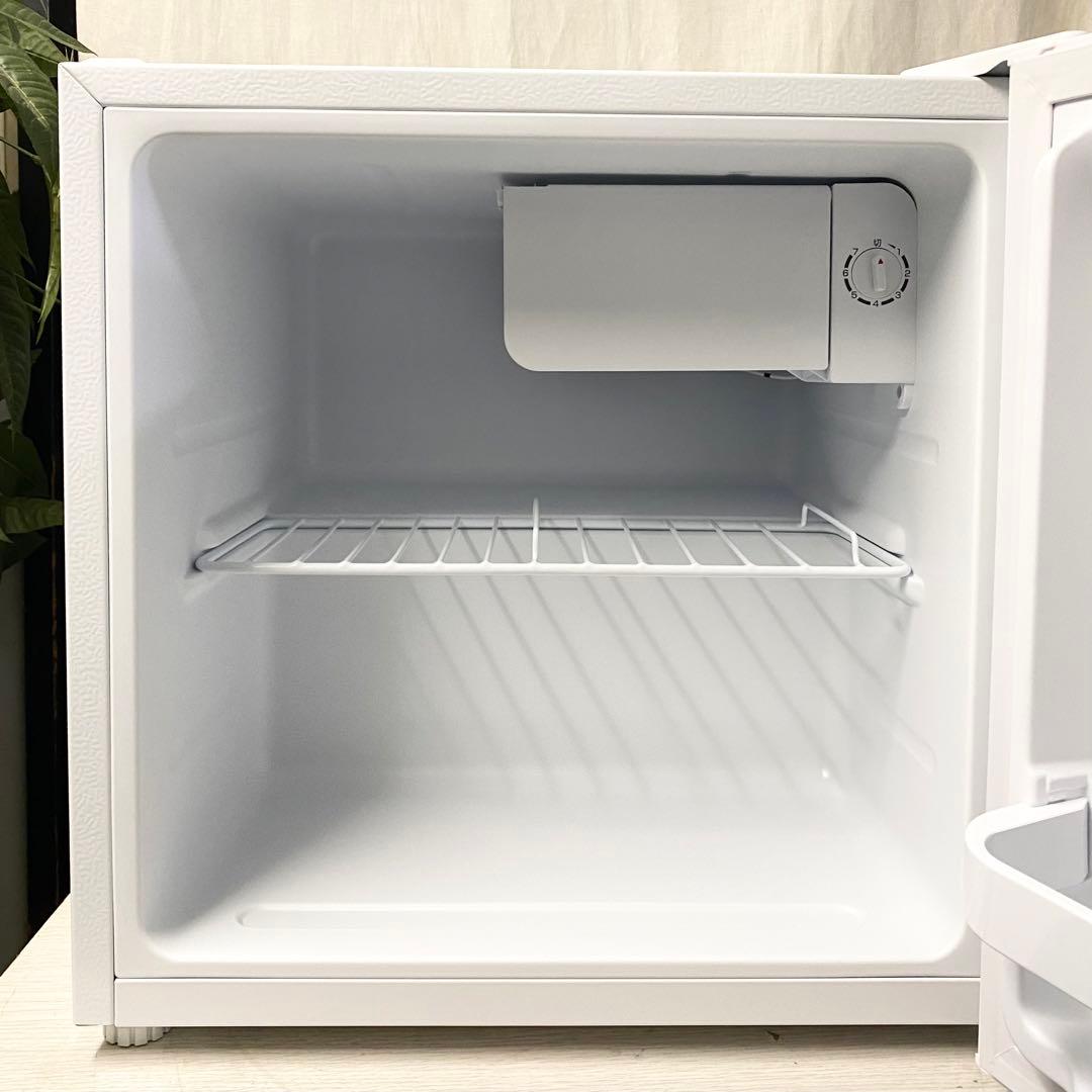 美品！飲み物をいれておくにはちょうどいいキューブ型！1ドア冷蔵庫46L