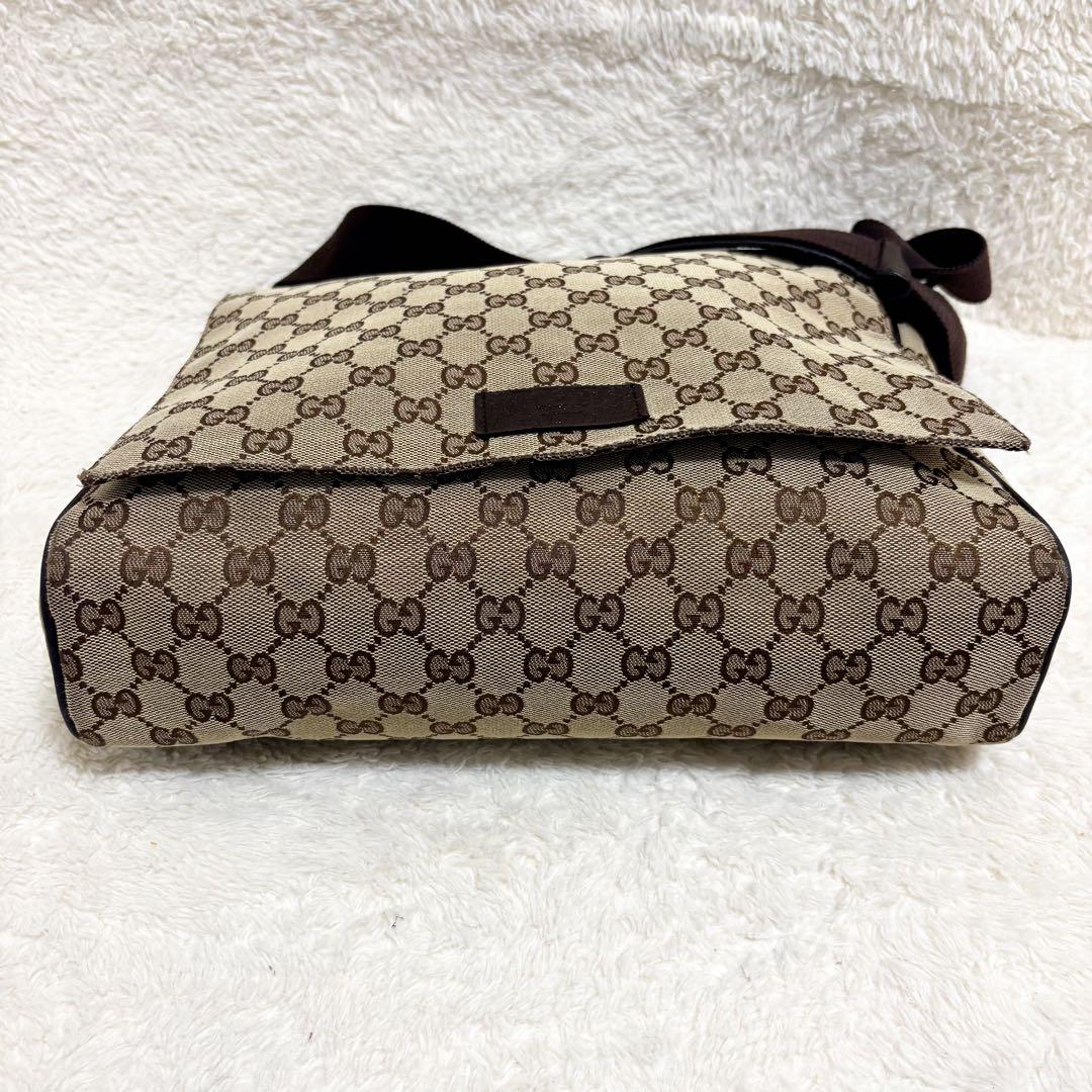 グッチ　メッセンジャーバッグ　GG 総柄　キャンバス　レザー　本革　ベージュ