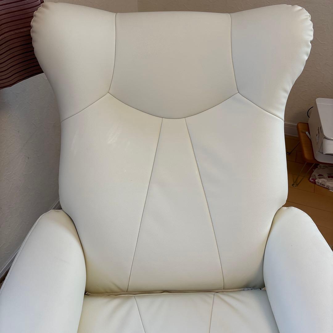 ニトリ　ホワイトリクライニングチェア＆オットマン