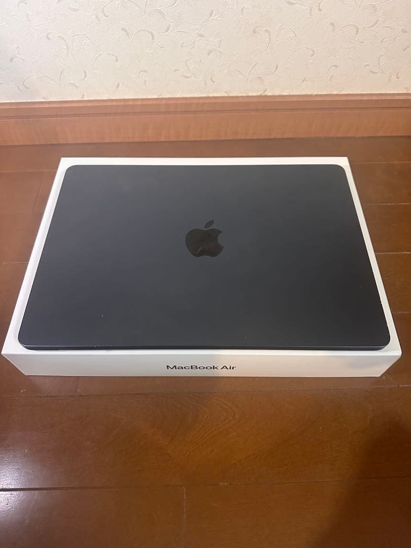 Apple MacBook Air M2 13.6インチ　 スペースグレー 本体