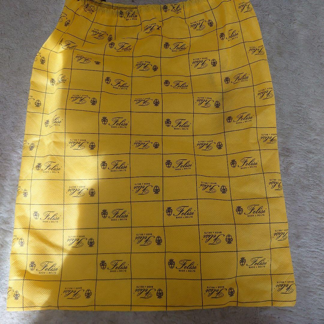 週末限定価格　フェリージ 799/10 ボディバッグ ネイビー