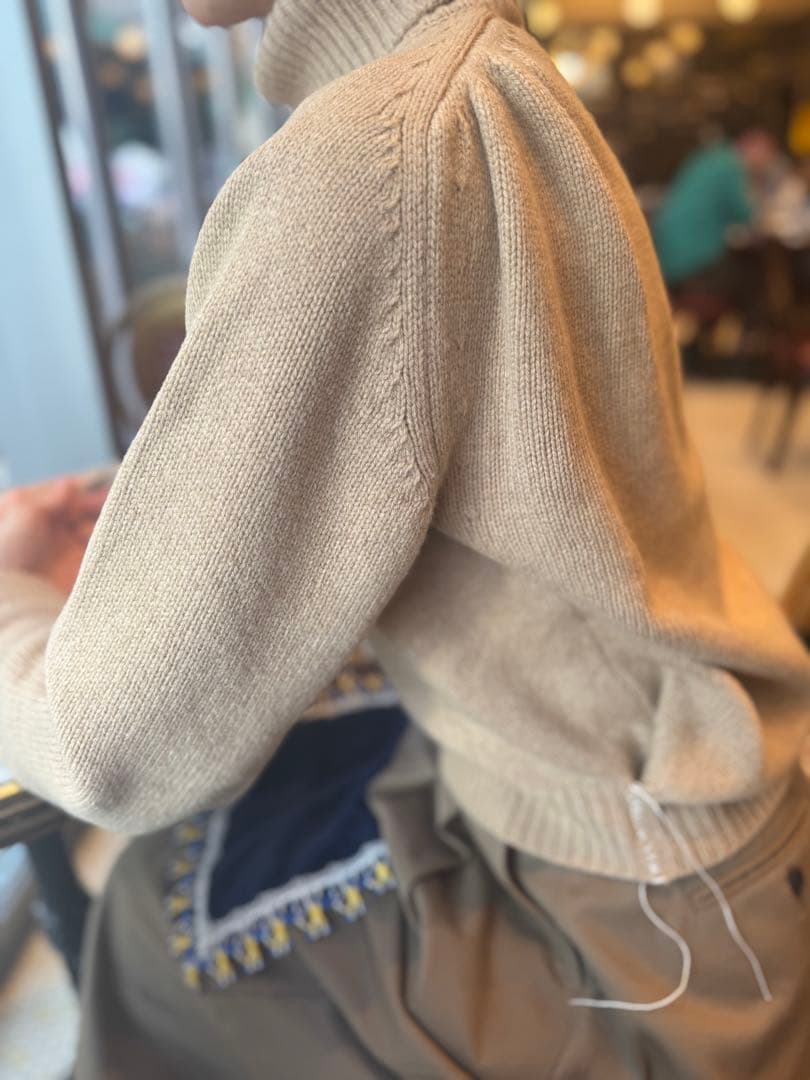 マルタンマルジェラベージュ タートルネック ニット