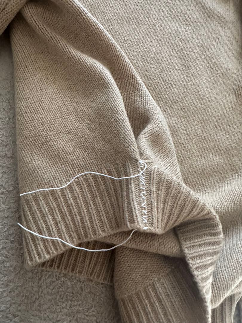 マルタンマルジェラベージュ タートルネック ニット