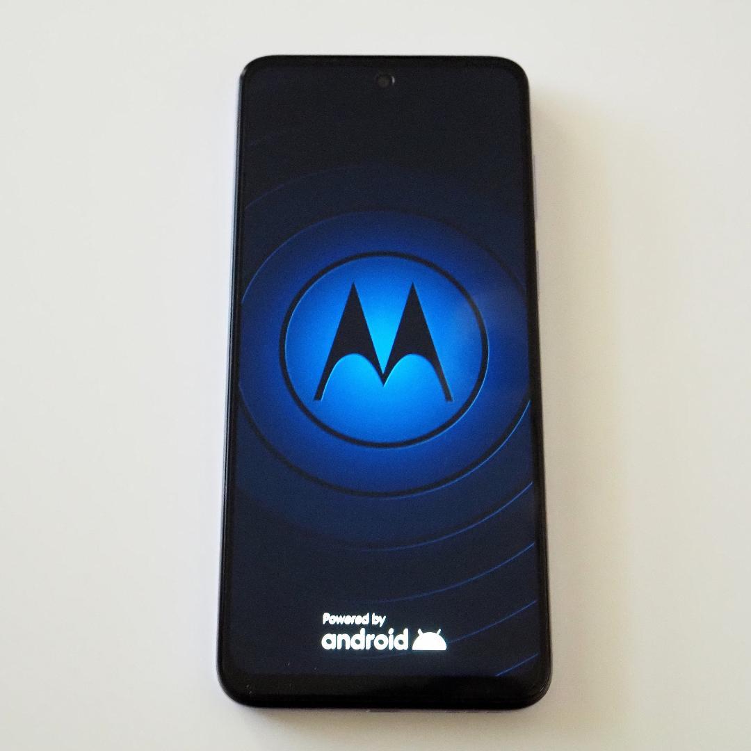 （美品・匿名配送）モトローラ moto g13 SIMフリー