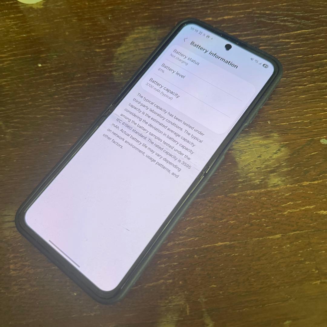 訳あり　GALAXY z flip4 海外版　SIMフリー