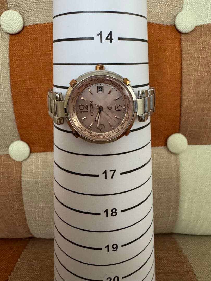 CITIZEN xCクロスシー 腕時計 ピンクダイヤルエコドライブベルトの調整有