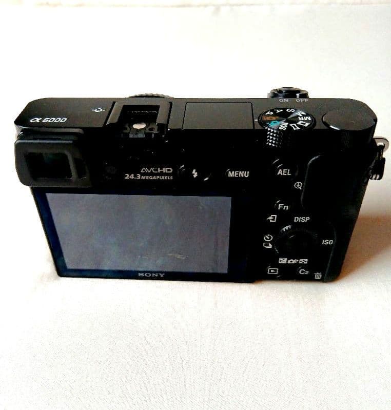 SONY α6000 ミラーレスカメラ 　&未使用バッテリー、レンズフィルター