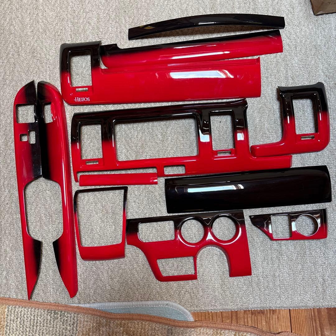 ハイエース　200系 DX ヘリオス 内装トリムパーツ 赤黒セット