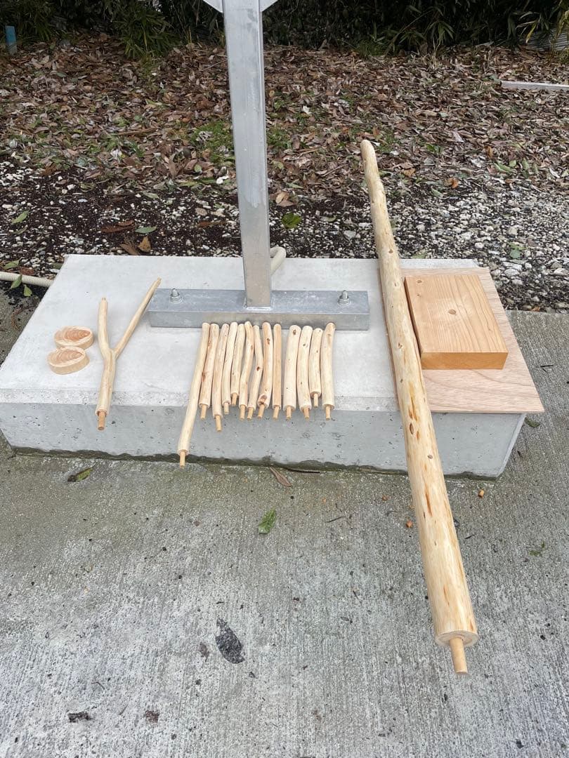 国産ヒノキ　鳥用止まり木　大型スタンド　約157センチ　中型インコ用