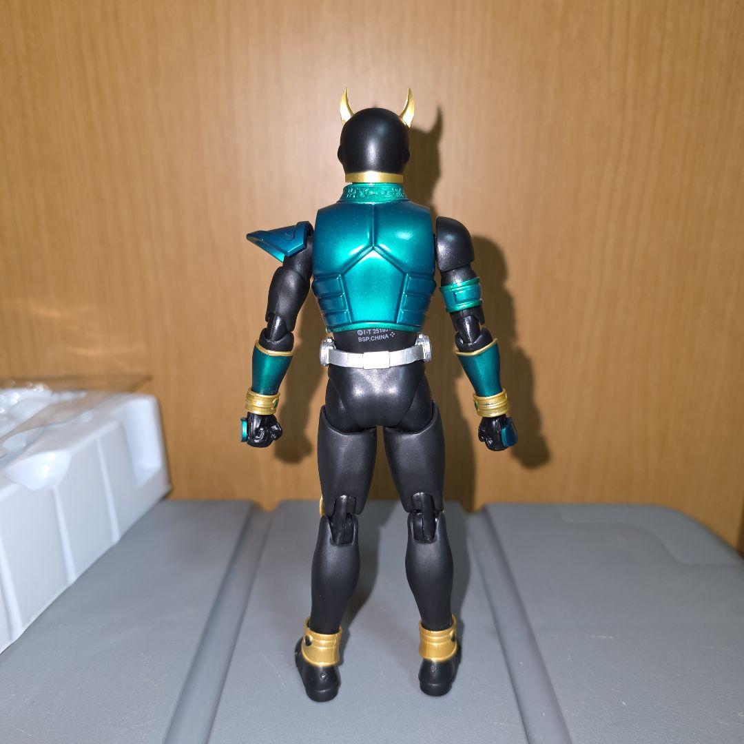 s.h　真骨彫製法　仮面ライダークウガ　ペガサスフォーム　フィギュア　真骨頂