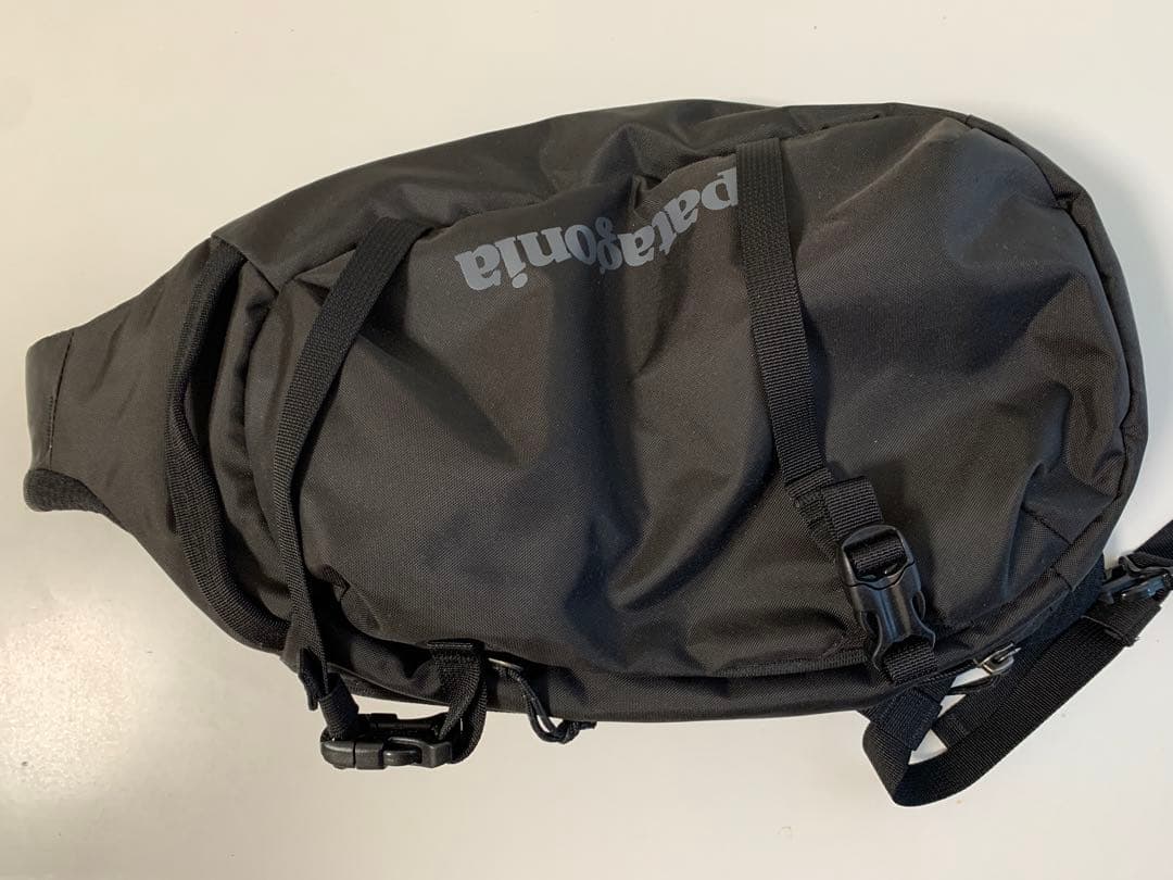 Patagonia ボディバッグ ブラック