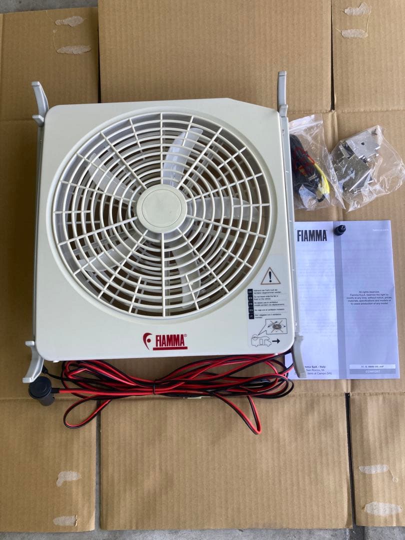 ハイエース　FIAMMA ファーマ　ターボキット　扇風機　車中泊