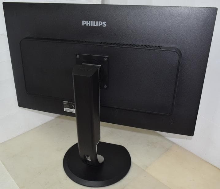 フィリップス Brilliance 328P 4K 液晶モニター/31.5型