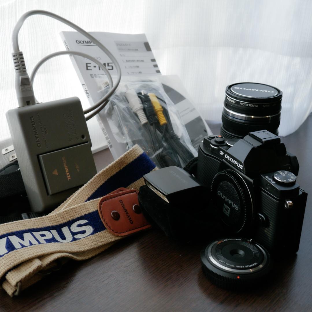 OLYMPUS OM-D E-M5 レンズキットおまけたくさん 美品！
