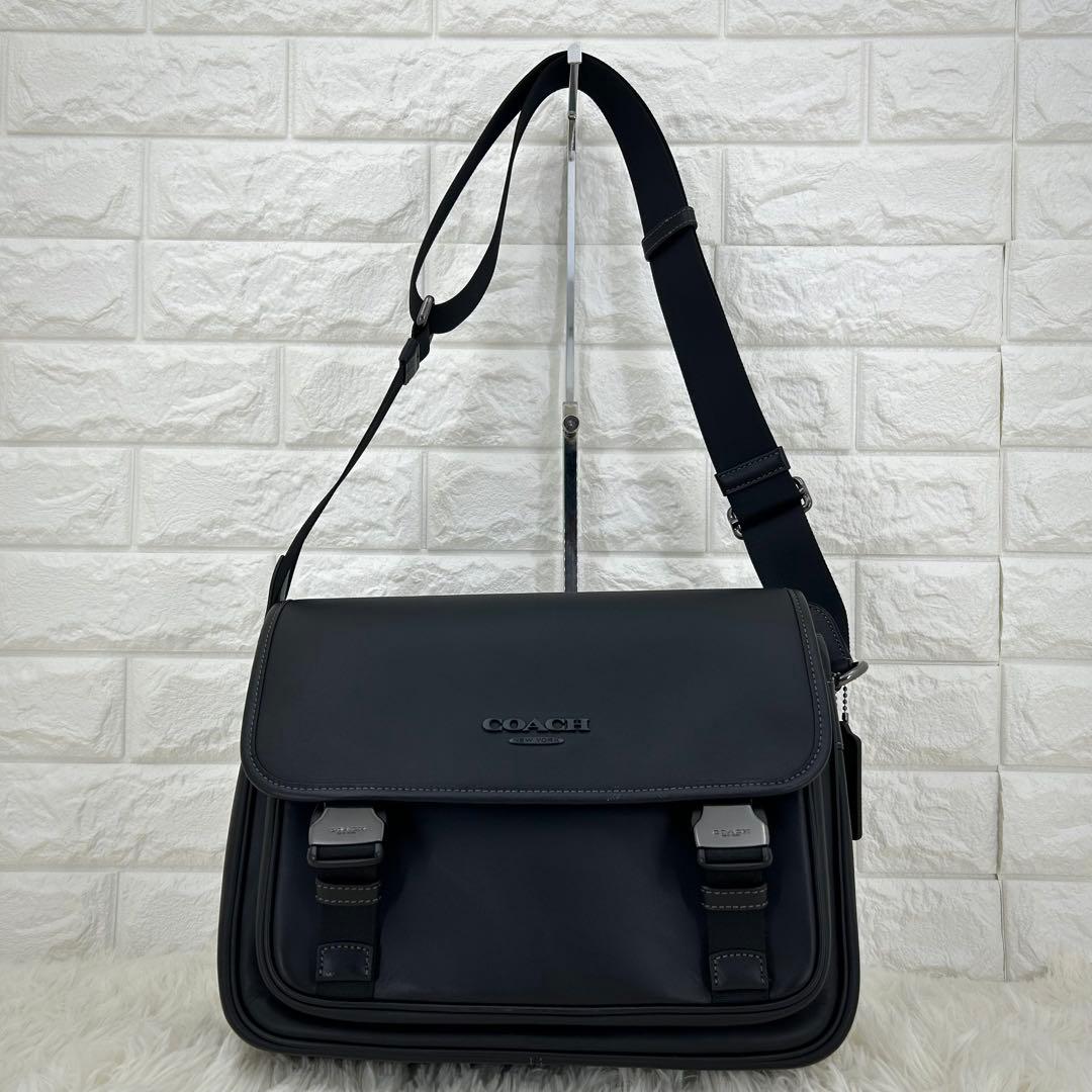 コーチ　coach メッセンジャーバッグ　レザーバッグ　黒　ブラック　ショルダー
