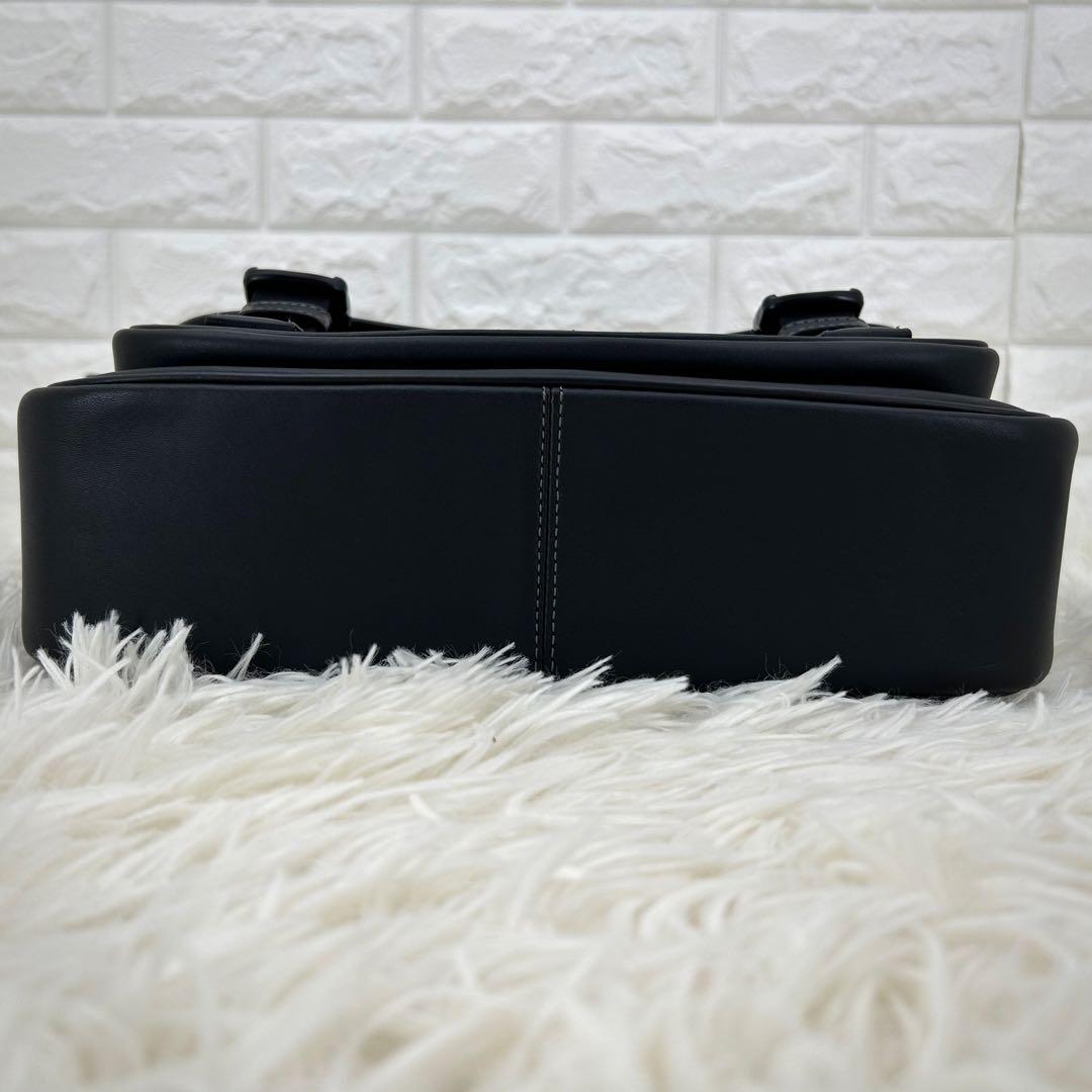 コーチ　coach メッセンジャーバッグ　レザーバッグ　黒　ブラック　ショルダー