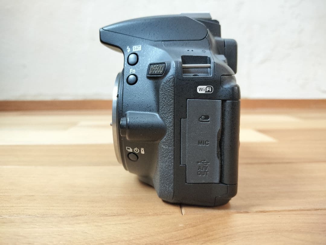 Nikon D5500 デジタル一眼レフカメラ レンズキット　単焦点レンズおまけ