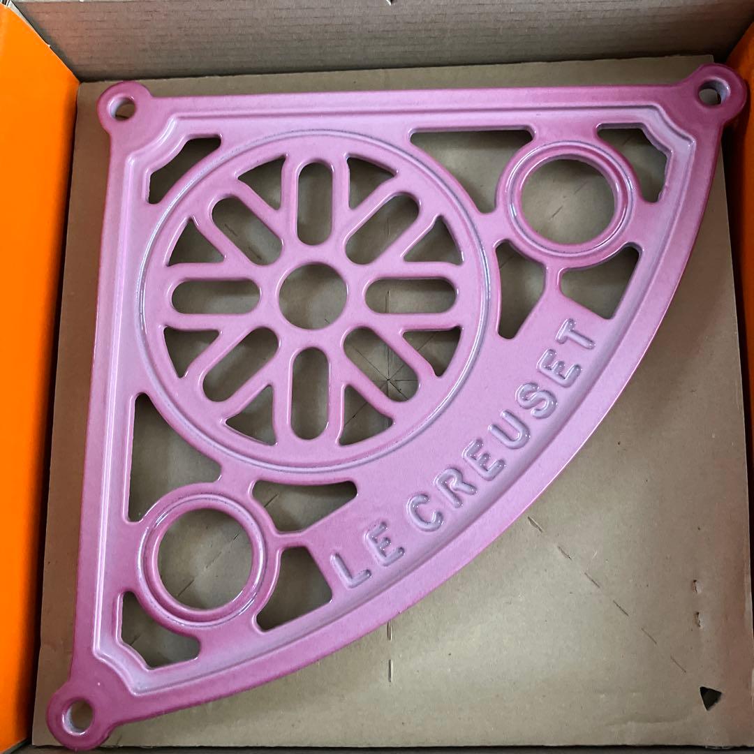 ルクルーゼ　ポットスタンド　ベリー