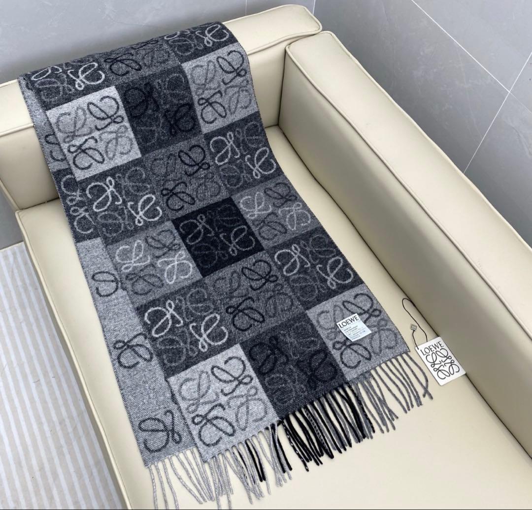LOEWE マフラー グレー 配色