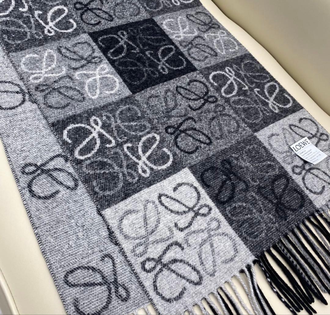 LOEWE マフラー グレー 配色