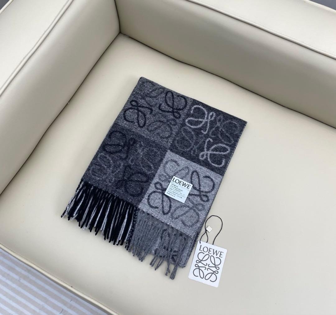 LOEWE マフラー グレー 配色