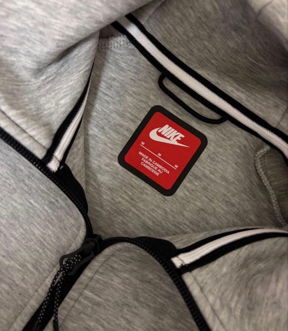 NIKE テックフリース グレー