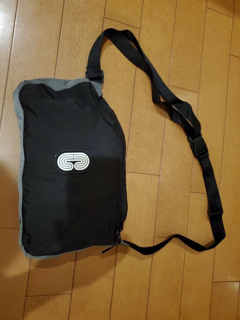 ナイロンジャケット グレー/ブラック/ホワイト