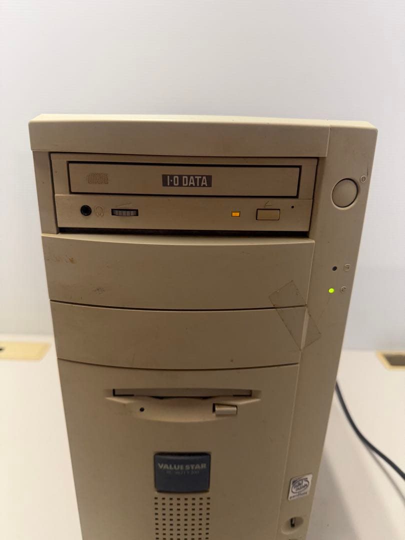 PC‑9821 V200 本体のみ 通電確認済 ジャンク扱い