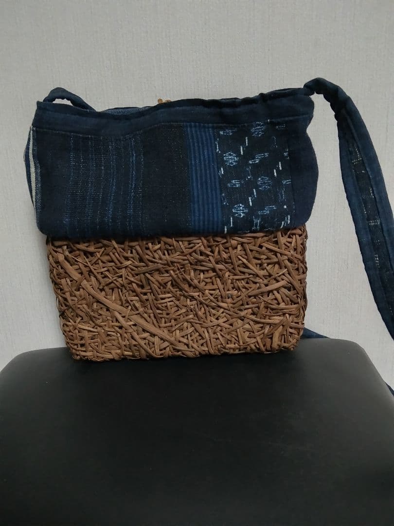 山葡萄のショルダーバック