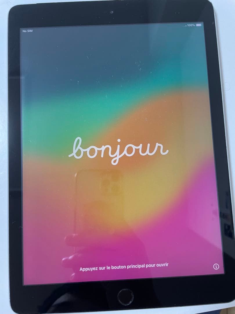 iPad第6世代(A1954)本体32GBグレイau