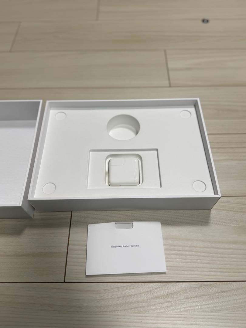 し*ろ様 【美品】MacBook Air 13インチ（M1チップ搭載）