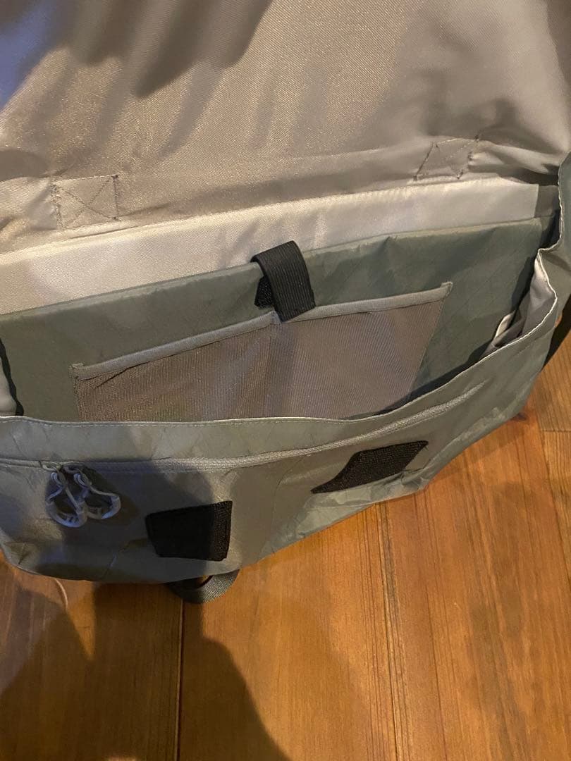 バッグ CMF OUTDOORGARMENT MESSENGER BAG