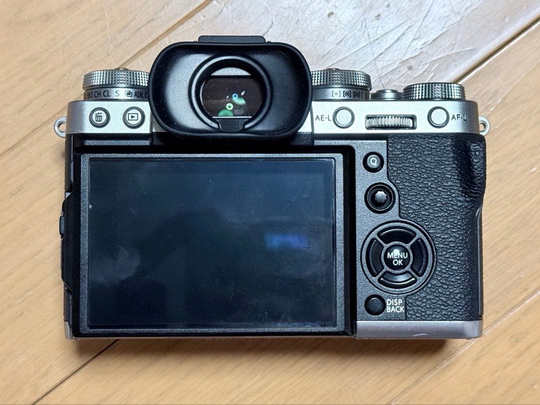 t*k様 ユ*キ様 X-T3 ボディ シルバー シャッター回数2024枚