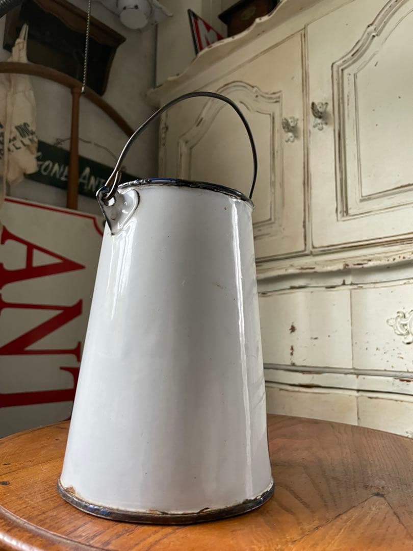 青ぶーです　アンティーク ホーロー ミルク　ポット　キャリー　缶　ホワイト