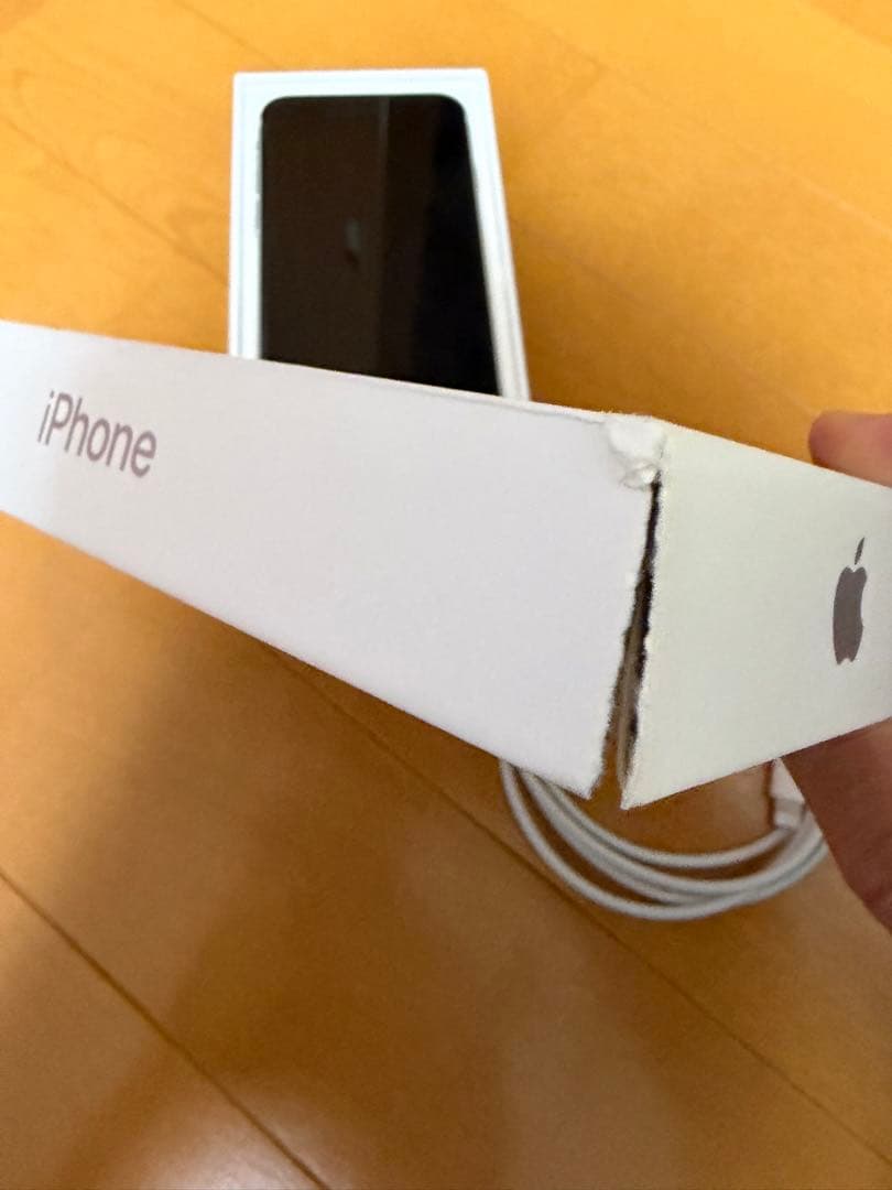 Apple iPhone SE (第2世代)/ 64GB バッテリー92%