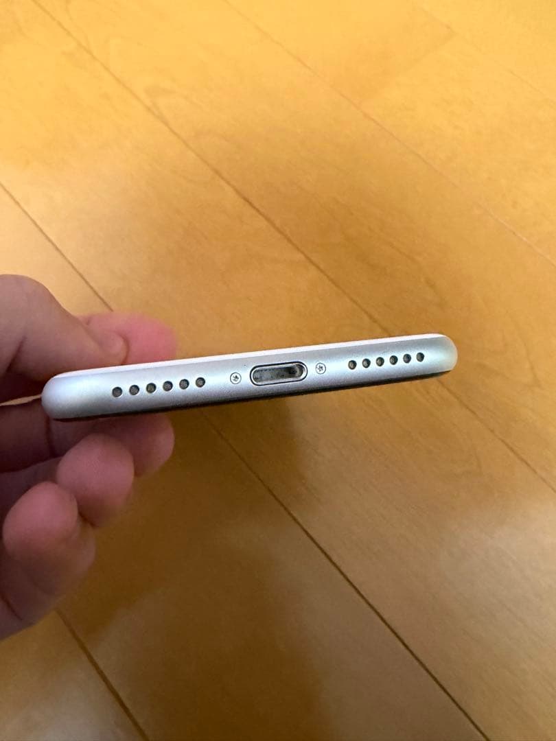 Apple iPhone SE (第2世代)/ 64GB バッテリー92%