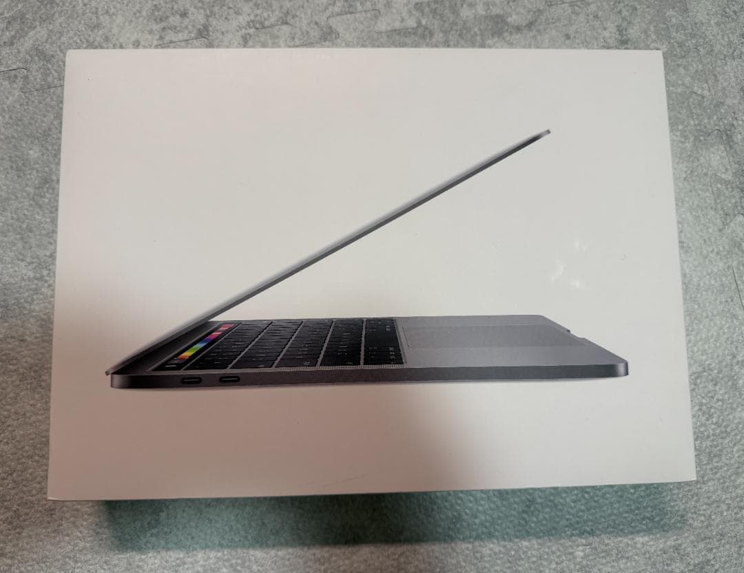 MacBook Pro 2018 13インチ スペースグレー