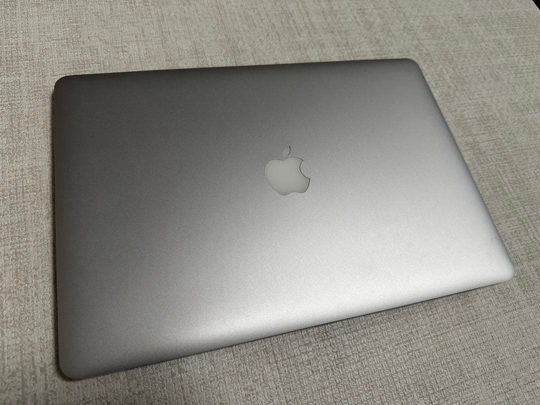 Apple MacBook Pro 15インチ シルバー