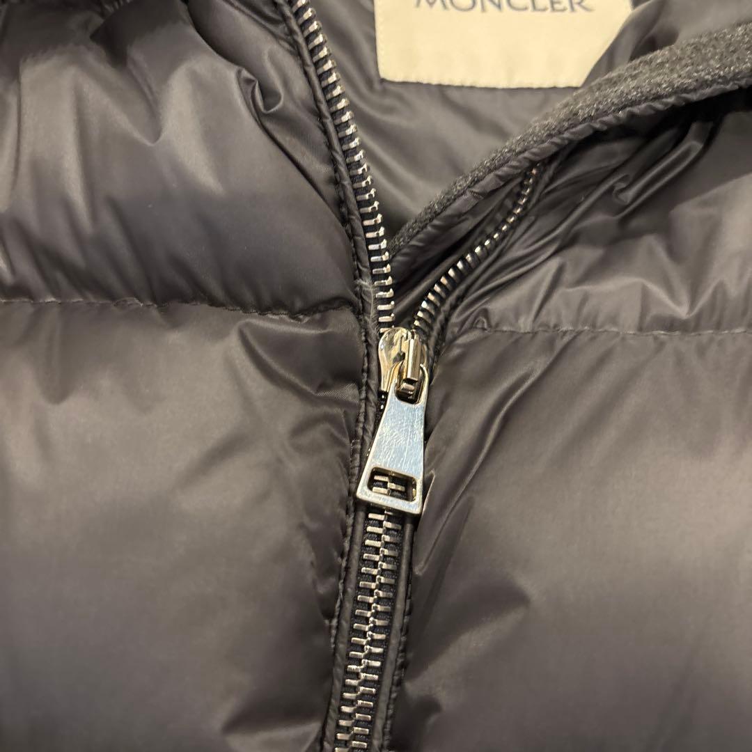 MONCLER グレー ダウンジャケット