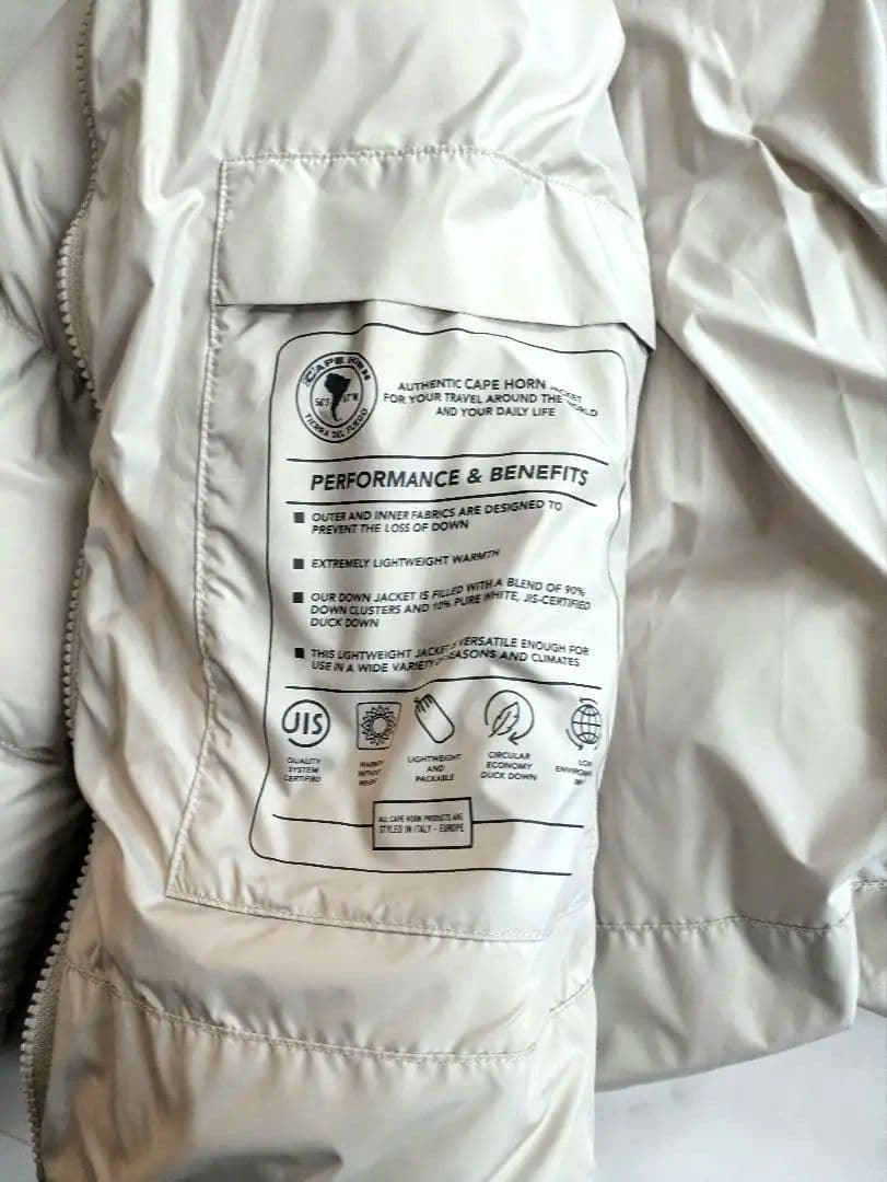 未使用品　ケープホーン　 ダウンジャケット　ベージュ　42　ESQUEL